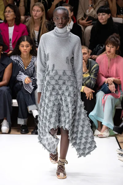 Look 7